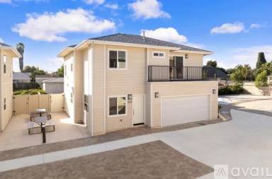 Main picture of 648 W Grand Ave
