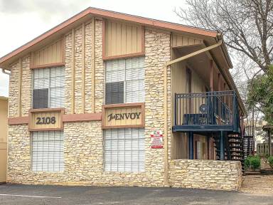 Main picture of 2108 San Gabriel St