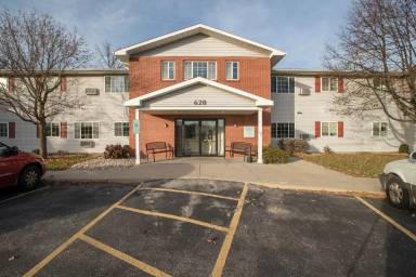 Main picture of 620 E Saint Mary St