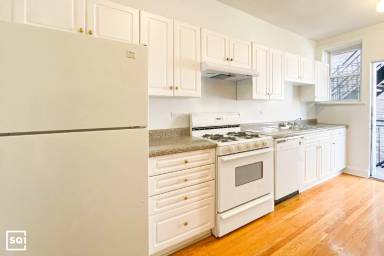 Main picture of 1634 W Montrose Ave & 4405 N Paulina St Apartments