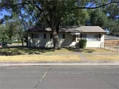 Main picture of 2504 E Columbia St