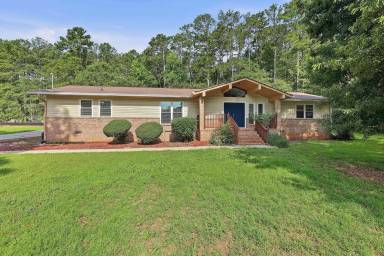 Main picture of 230 New Oak Ridge Trl