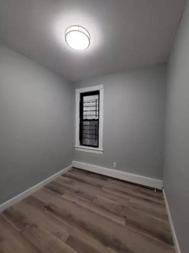 Main picture of 204 Elm St