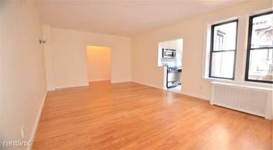 Main picture of 218 W 10th St