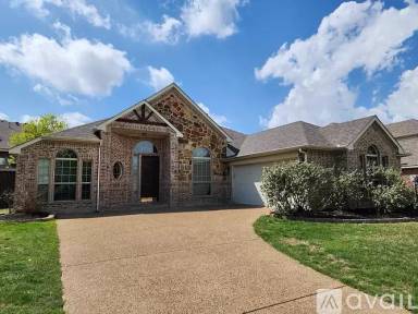 Main picture of 1640 Lakemere Dr