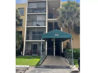 Main picture of 8005 Lake Dr