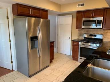 Main picture of 3020 N High St