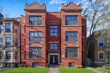Main picture of 5422 S University Ave