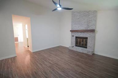 Main picture of 3027 Oak Hammock Ln
