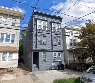 Main picture of 441 Marshall St