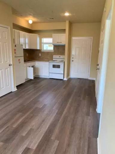 Main picture of 4720 Yellowstone Blvd