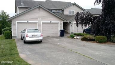 Main picture of 521 Main Pl