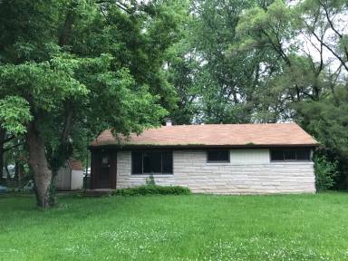 Main picture of 3823 S Lasalle St
