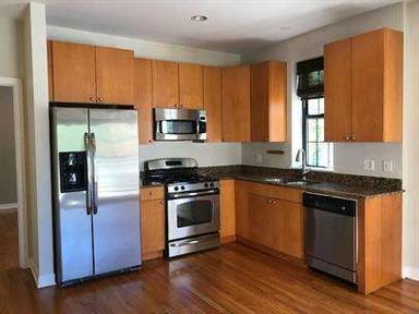 Main picture of 2120 W Washington Blvd