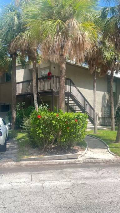 Main picture of 6345 Newtown Cir