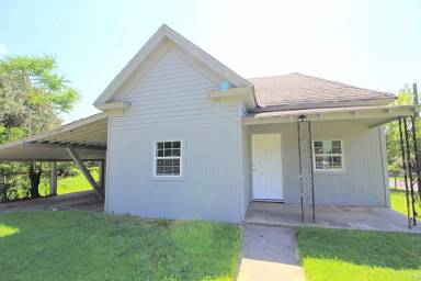 Main picture of 828 S Walters