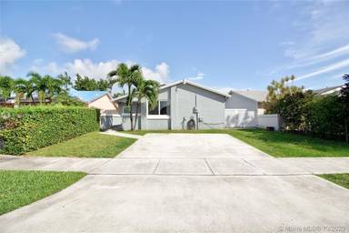 Main picture of 12349 SW 195th Ter