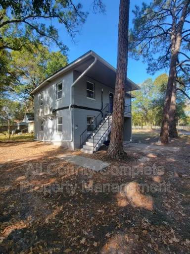 Main picture of 3016 Pearce St