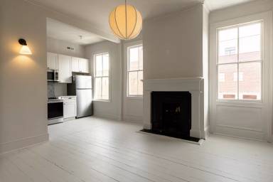 Main picture of 82 Wentworth St