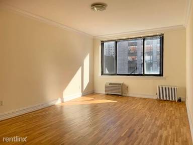 Main picture of 1661 York Ave
