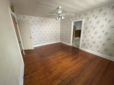 Main picture of 1635 W Market St