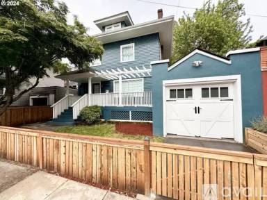 Main picture of 1217 NE Hancock St