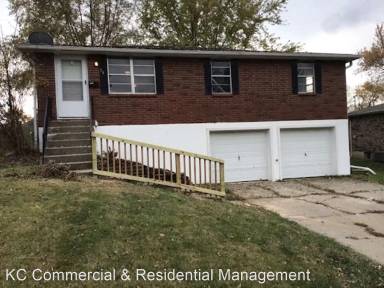 Main picture of 5805 NE 45th St