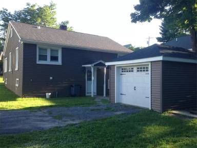 Main picture of 98 Genesee St