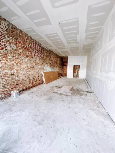 Main picture of 114 E Main St