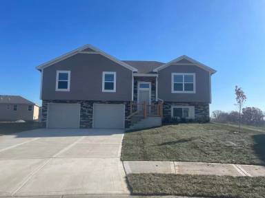 Main picture of 711 Summer Dawn Cir