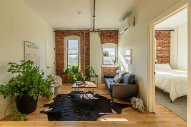 Main picture of 9226 Kercheval St