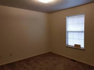 Main picture of 26 N 25th Ave