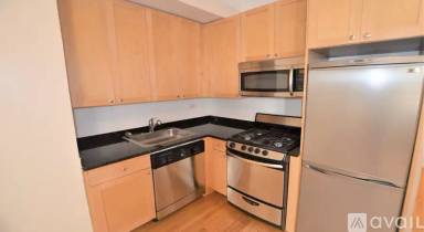 Main picture of 110 W 13th St