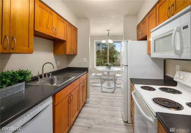 Main picture of 12525 NE 145th Pl