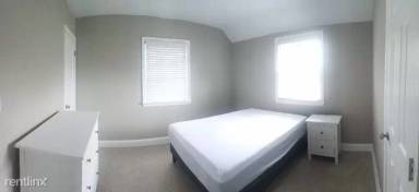Main picture of 4806 71st Ave