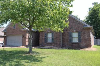 Main picture of 2905 N Stockwell Rd