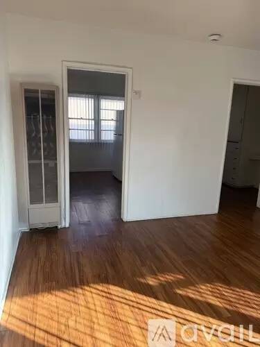Main picture of 212 S Santa Fe Ave