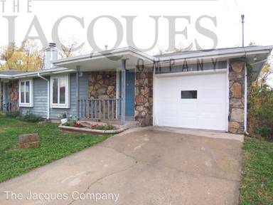 Main picture of 3357 S Warren Ave