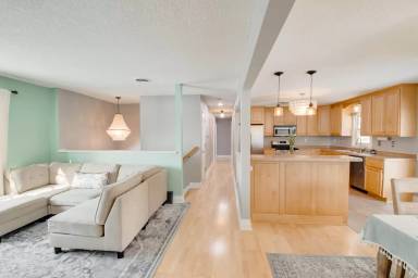 Main picture of 5212 Benton Ave
