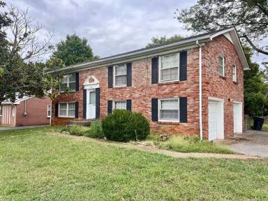 Main picture of 1907 Foxdale Dr
