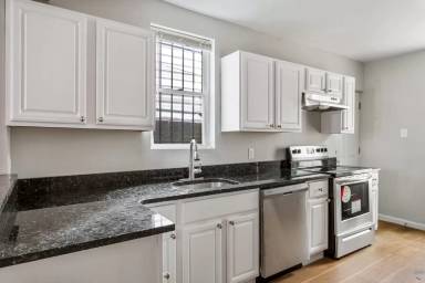 Main picture of 2053 Gerritt St