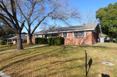 Main picture of 3402 Lawnwood Cir