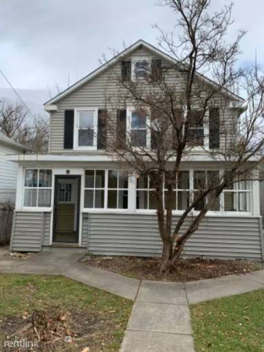 Main picture of 31 Mereline Ave