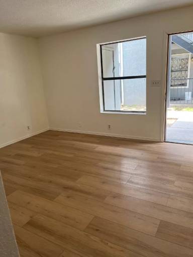 Main picture of 420 Vermont St NE