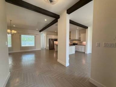 Main picture of 190 Lake Carnegie Ct