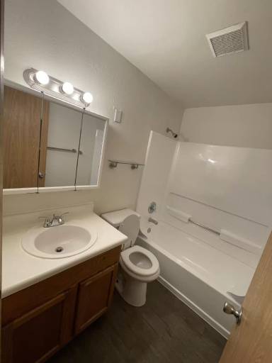 Main picture of 3555 SE Milwaukie Ave