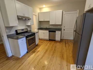 Main picture of 2154 N Maplewood Ave