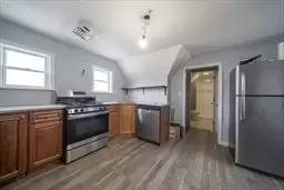 Main picture of 211 Elm St
