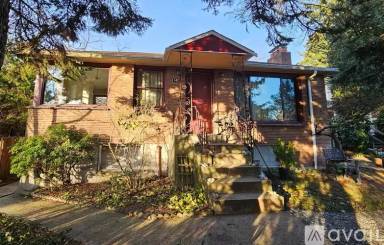 Main picture of 2142 N 88th St