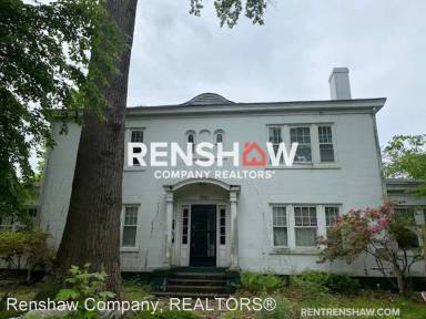 Main picture of 1701 N Parkway